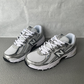 Uniszex cipő lélegző hálós belsővel és textil felsőrésszel, elülső fűzőzár, alacsony profil, textil talpbetét