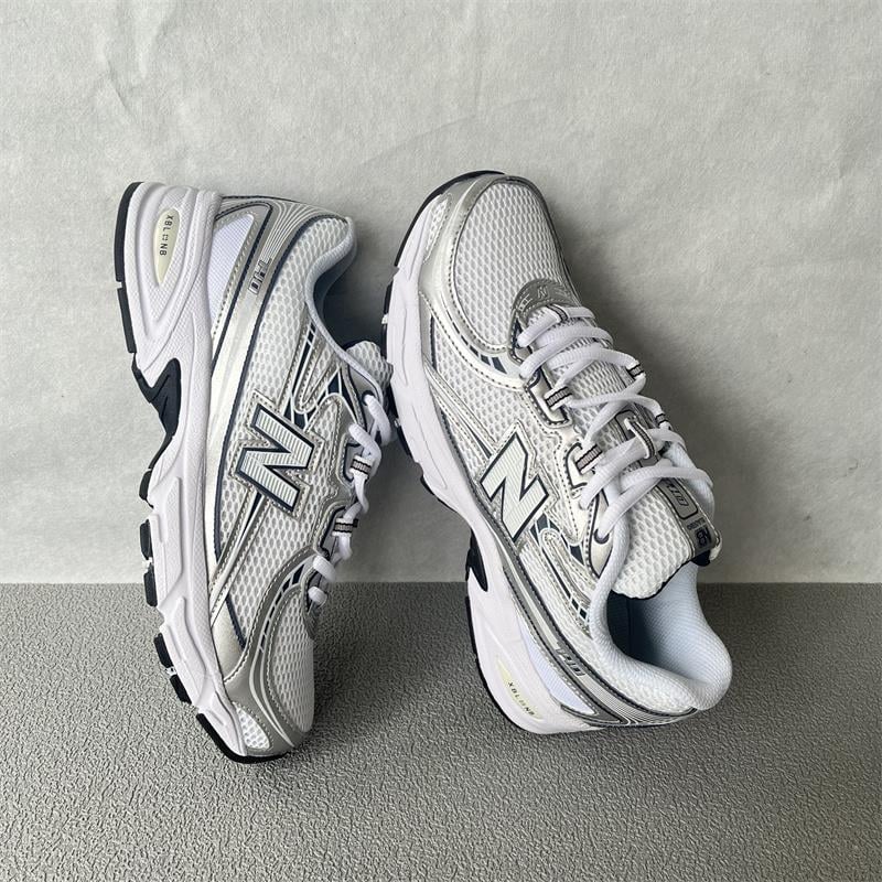 Uniszex cipő lélegző hálós belsővel és textil felsőrésszel, elülső fűzőzár, alacsony profil, textil talpbetét