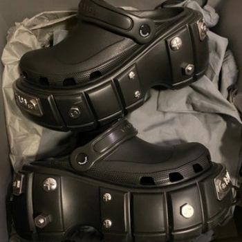 Perforētās kurpes (augšējā daļa EVA, zole EVA, zoles biezums 6.5 cm, uzlabota ventilācija)