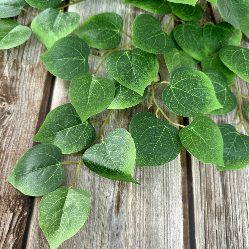 Umjetna penjačka biljka s listovima breskve, eukaliptusa i jujube; 7-listna penjačka biljka, Pan Weaving materijal, za rekvizite za fotografije i kućnu dekoraciju