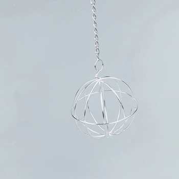 Hrănitor suspendat din metal pentru paie, pentru animale mici și mijlocii; Material: Metal; Brand: Altul; Import: Nu