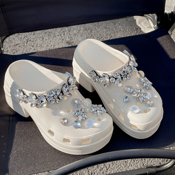 Női lyukacsos cipő, EVA felsőrész és talp, 6 cm vastag talp, magasságot növelő sarok, nyár 2025