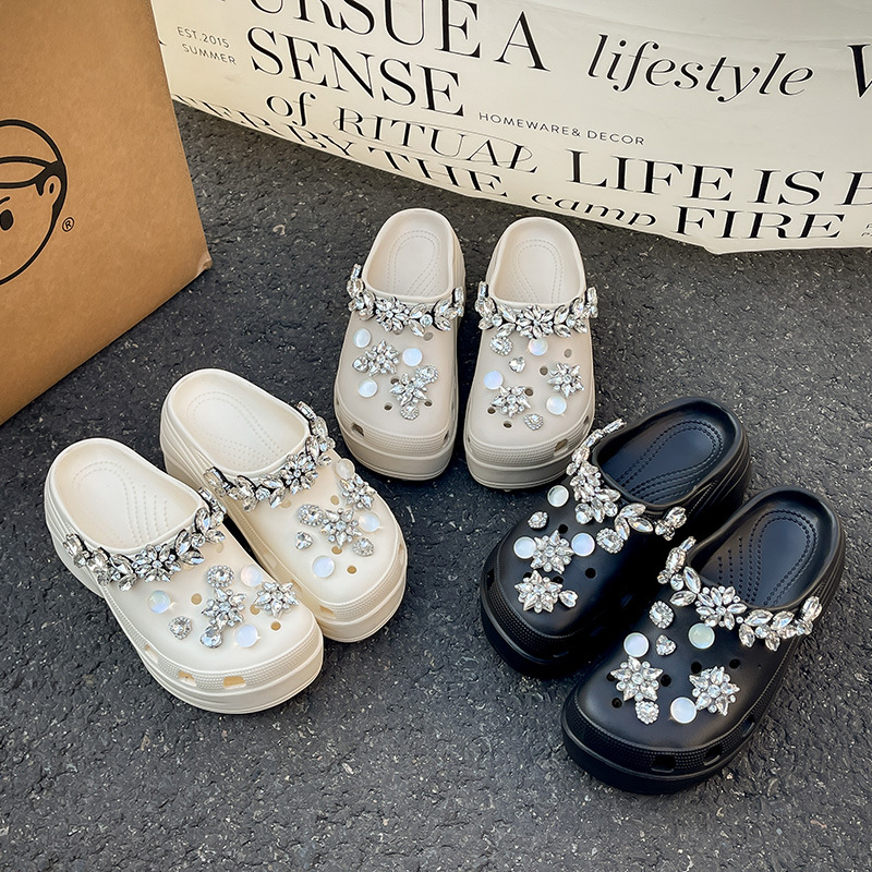 Női lyukacsos cipő, EVA felsőrész és talp, 6 cm vastag talp, magasságot növelő sarok, nyár 2025