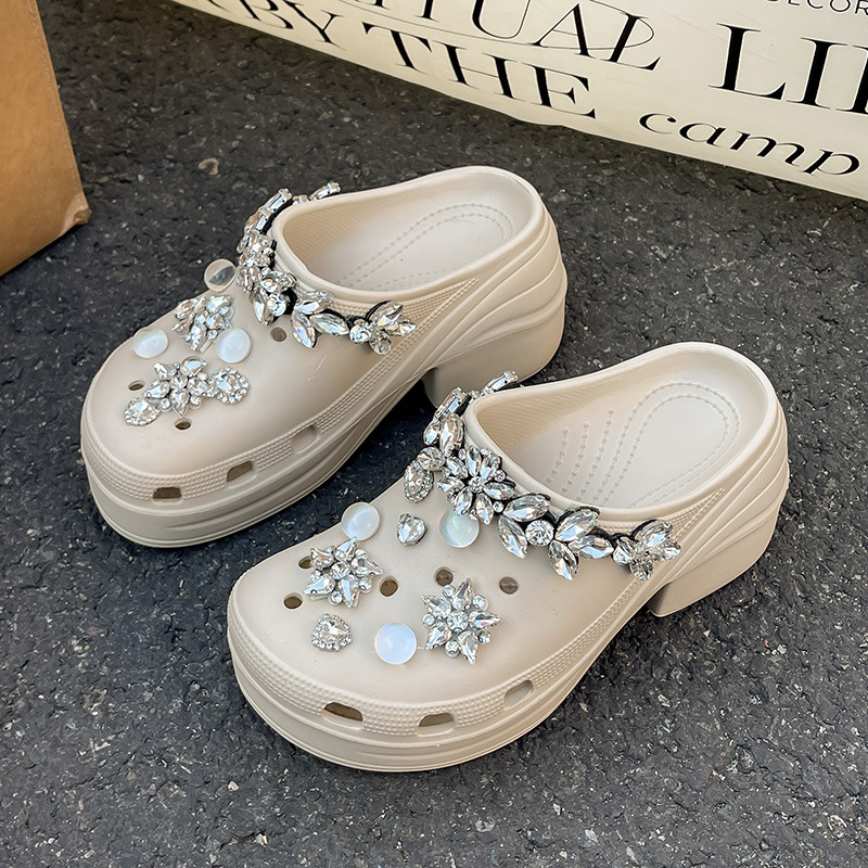 Női lyukacsos cipő, EVA felsőrész és talp, 6 cm vastag talp, magasságot növelő sarok, nyár 2025