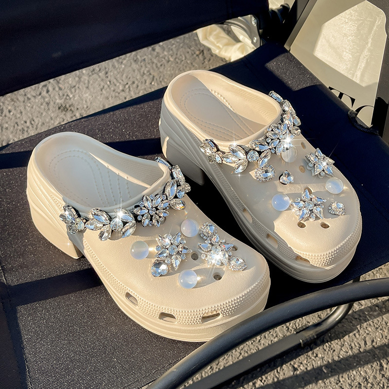 Női lyukacsos cipő, EVA felsőrész és talp, 6 cm vastag talp, magasságot növelő sarok, nyár 2025