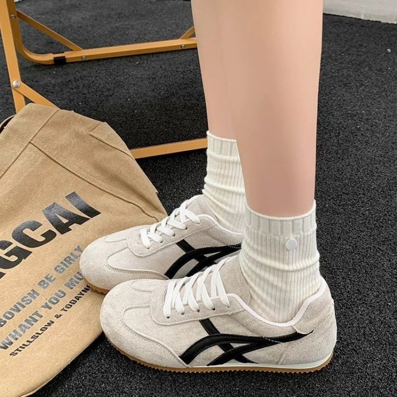 Sieviešu Forrest Gump stila sportapavi, Fly-Knit augšdaļa, ādas pirksta aizsargs, vidēja augstums, gumijas zole, šņorēšana