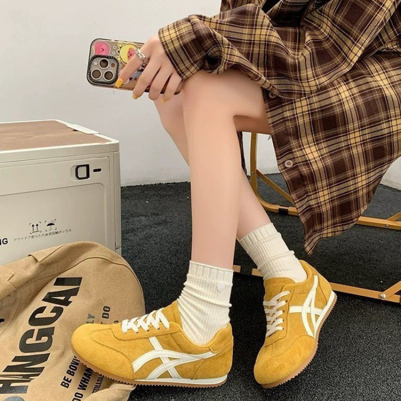 Sieviešu Forrest Gump stila sportapavi, Fly-Knit augšdaļa, ādas pirksta aizsargs, vidēja augstums, gumijas zole, šņorēšana