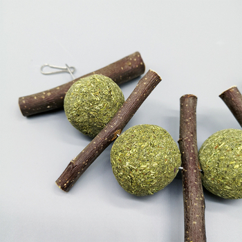 Гризеща играчка за малки животни: тревна топка с ябълков клон на окачване • Суха храна • 100 g • 1 пакет • Произход: Anhui • Марка: Radish Valley