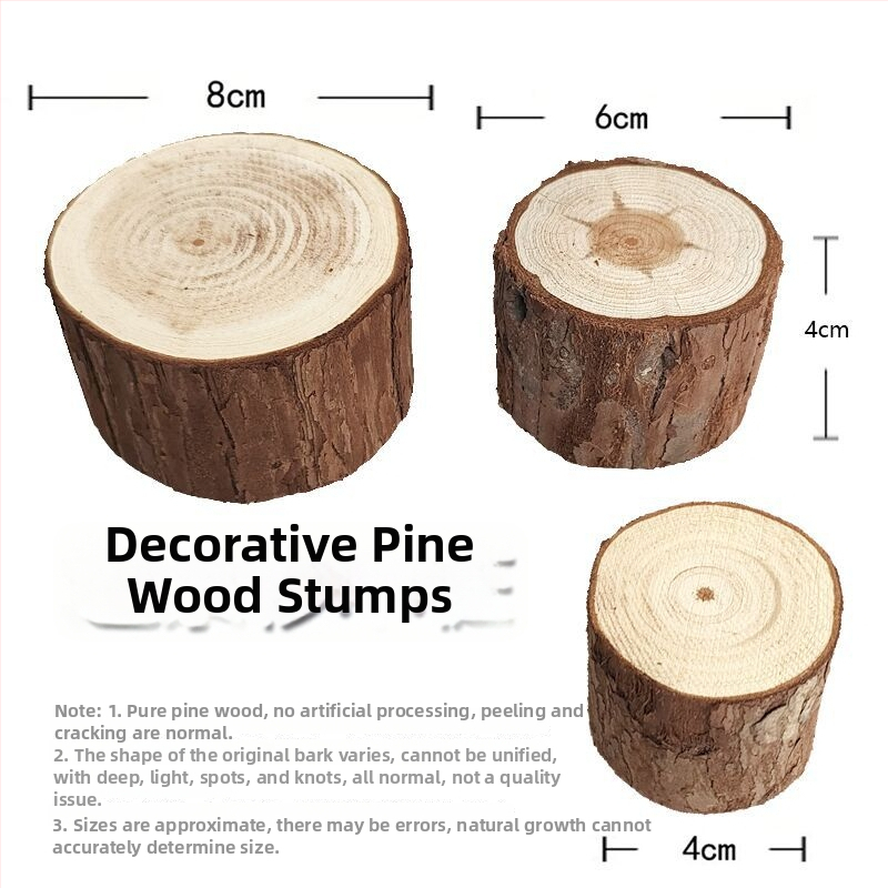 Medinis dekoratyvinis rinkinys hamsterio narvai: eglės medienos skaldos su žieve, apvalūs mediniai stulpeliai, masyvūs mediniai papuošimai, kopimo laipteliai ir platforma‑tvora žaislams