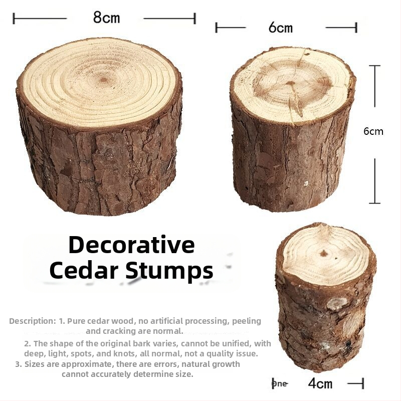 Medinis dekoratyvinis rinkinys hamsterio narvai: eglės medienos skaldos su žieve, apvalūs mediniai stulpeliai, masyvūs mediniai papuošimai, kopimo laipteliai ir platforma‑tvora žaislams