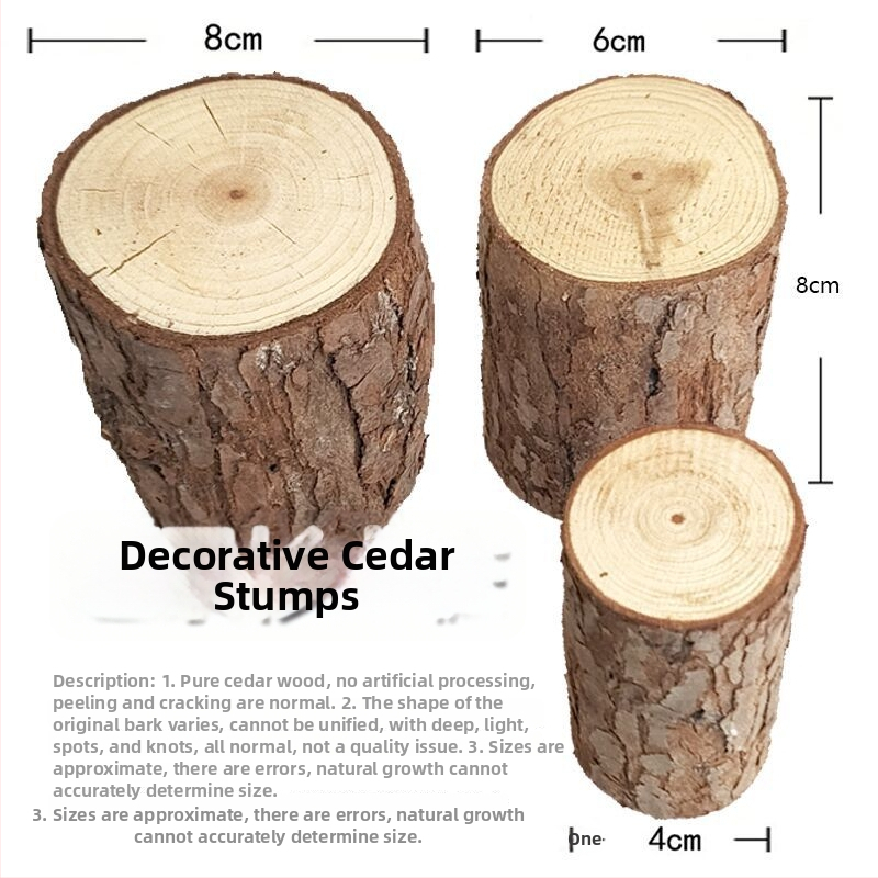 Medinis dekoratyvinis rinkinys hamsterio narvai: eglės medienos skaldos su žieve, apvalūs mediniai stulpeliai, masyvūs mediniai papuošimai, kopimo laipteliai ir platforma‑tvora žaislams