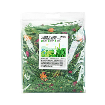 Yee triušių šienas — 12 rūšių: timotijų žolė, liucerna, avižos, mėtos, cikorijos žolė; džiovintas pašaras naminiams gyvūnams, 500 g, 1 pakuotė