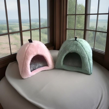 Hamsteri pesakodu juustu kujul, minimalistlik sisekeskkonna elamu, hoiab sooja