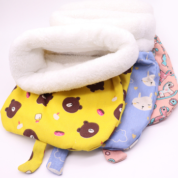 Tuomeng kassi pesakodu talveks – kanga materjal, tasku stiil