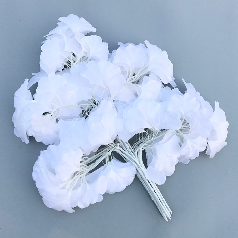 Gryn kunstlik ginkgo oks koos siidililledega – injektsioonvormimine, väliseks dekoratsiooniks ja fotograafia rekviziitideks