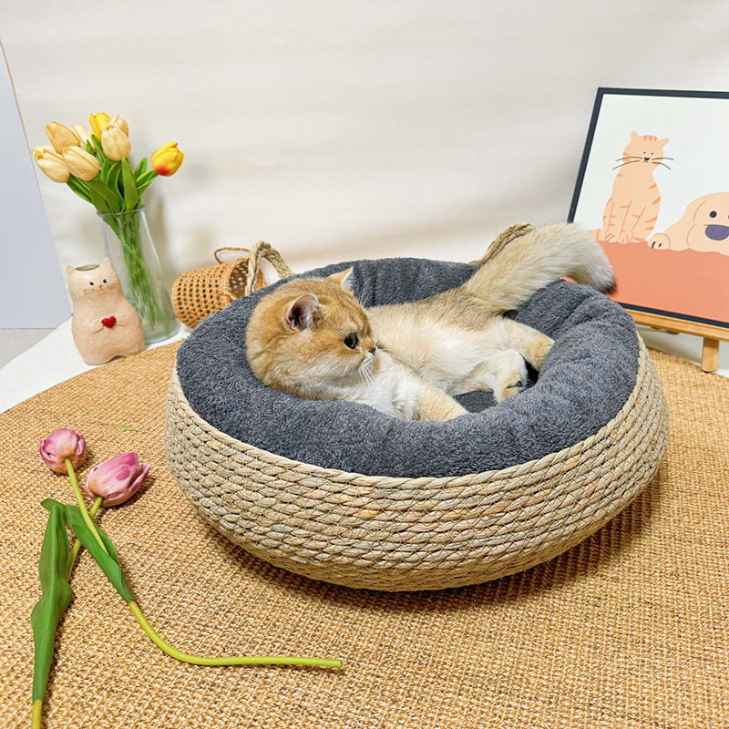 Kõigi aastaaegade kassi pesa, punutud rotangist