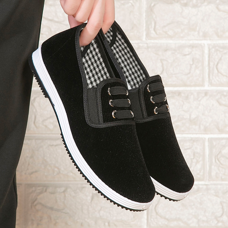 Férfi téli papucs velúr felsővel, csúszásmentes vastag műanyag talppal, melegen tart