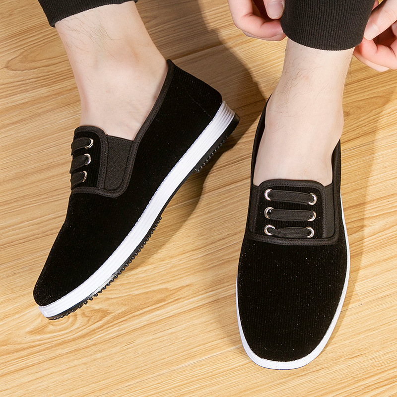 Férfi téli papucs velúr felsővel, csúszásmentes vastag műanyag talppal, melegen tart