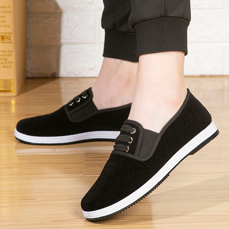 Férfi téli papucs velúr felsővel, csúszásmentes vastag műanyag talppal, melegen tart