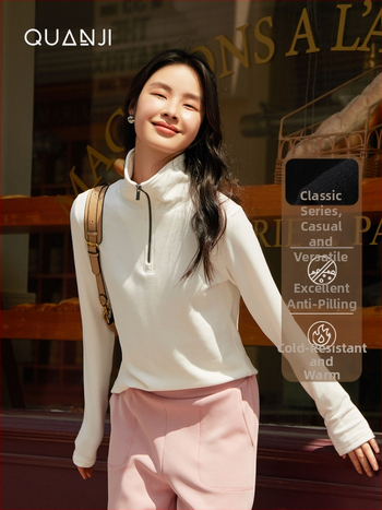 Moteriška megztinė De Velvet, dvipusis velvetas, pusaukštos apykaklės, ilgos rankovės, tankus audinys, siauras kirpimas