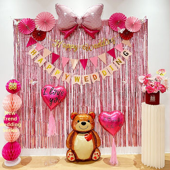 Vestuvinės patalpų fono rekvizitas – romantiška nuotaika, kaspinų dekoracijos, plastmasės medžiaga, tinkama vestuvėms