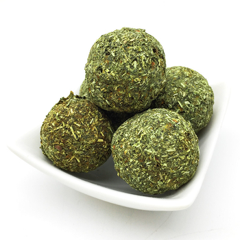 Žolės kramtomoji kamuolys mažiems gyvūnėliams — džiovintas maistas, prekinis ženklas Carrot valley, bendro pobūdžio naudojimas, naminių gyvūnų maistas