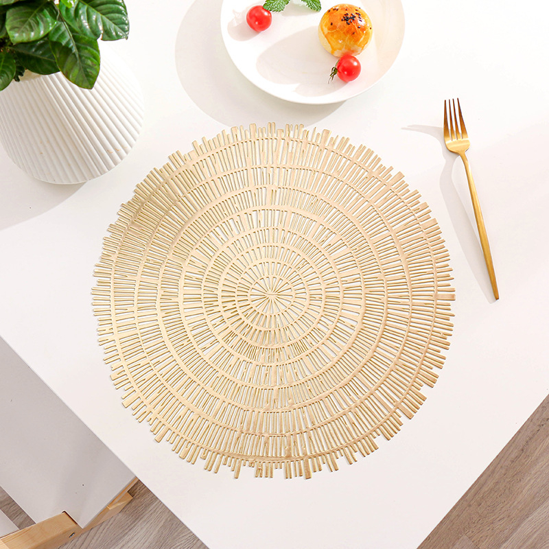 Placemat rotund din PVC cu model lemn brodat, izolație termică, stil modern minimalist pentru bucătărie