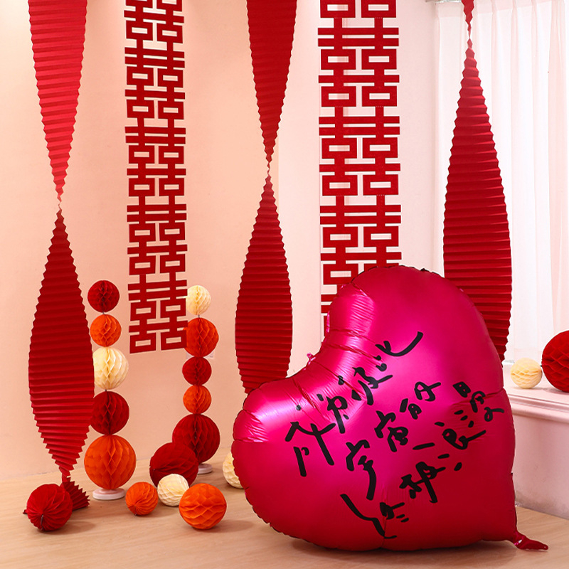 Vestuvių kambario dekoravimo rinkinys — popieriniai elementai ir kaspinai, vietos išdėstymo rekvizitai