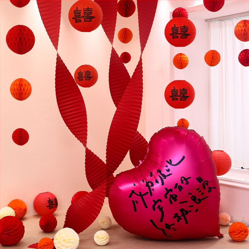 Vestuvių kambario dekoravimo rinkinys — popieriniai elementai ir kaspinai, vietos išdėstymo rekvizitai