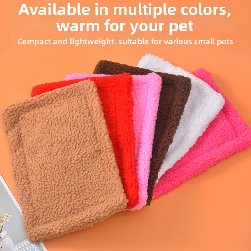 Shine Pet Lamb Fleece pagalvėlė narveliui – šilta visoms sezonoms, skirtas hamsteriui