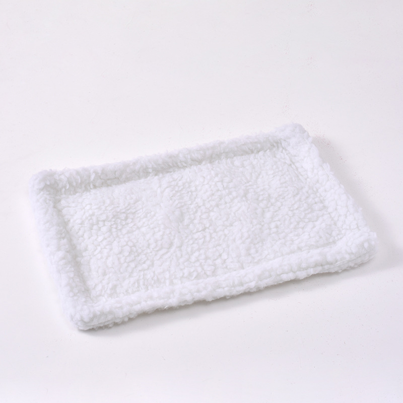 Shine Pet Lamb Fleece pagalvėlė narveliui – šilta visoms sezonoms, skirtas hamsteriui