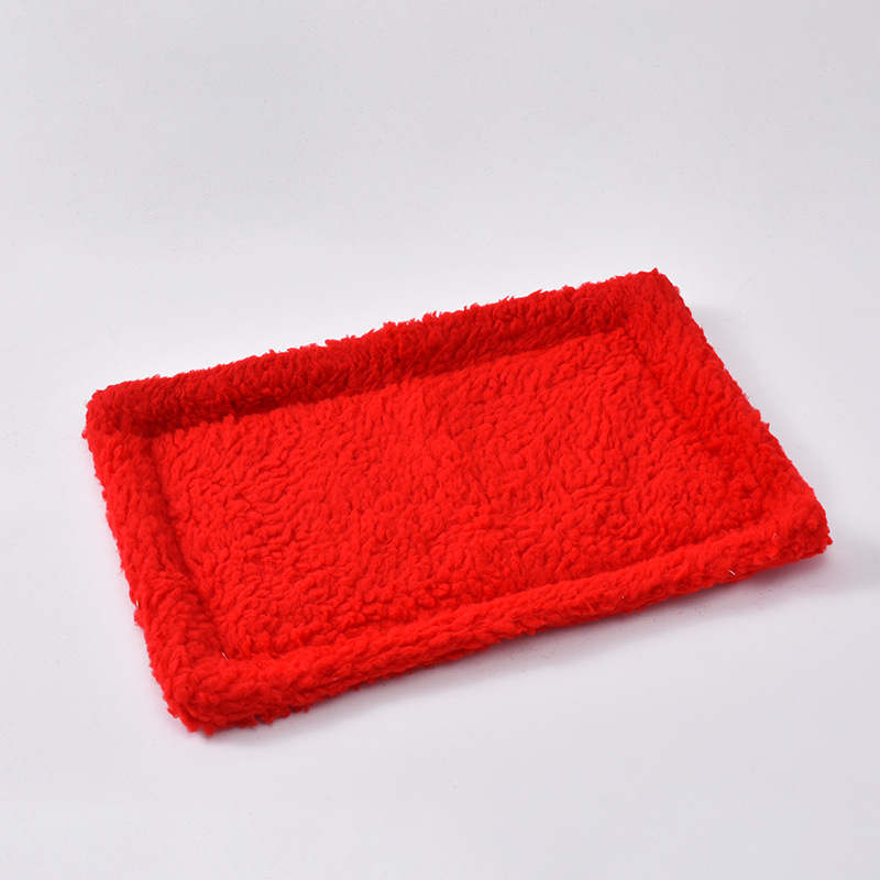 Shine Pet Lamb Fleece pagalvėlė narveliui – šilta visoms sezonoms, skirtas hamsteriui