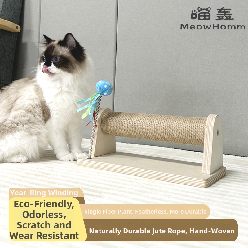 Koka skrāpēšanas stabs ar koka konstrukciju, 18 mm priedes daudzslāņu plāksne, piemērots lielām kaķēm, skrāpēšanai izturīgs ar konopes auklu, drošs un nekaitīgs