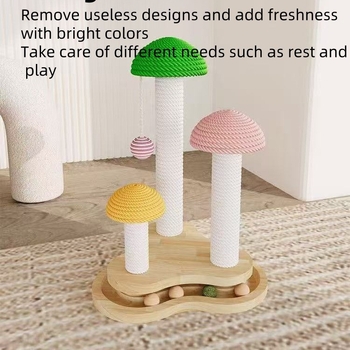 Medinis katės įbrėžimų stulpas su integruota pasukama plokštele ir žaislu — minimalistinis dizainas, be prekinio ženklo