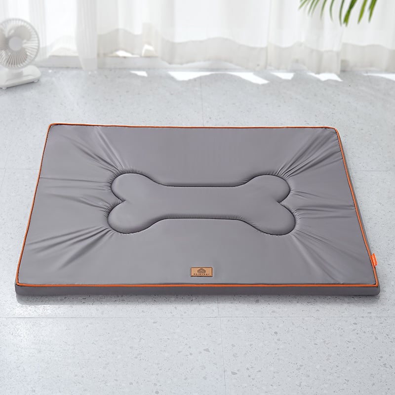 Dada bear kilimėlis šunims iš Oxford audinio, visoms metų laikams, atsparus įbrėžimams ir įkandimams, tinkamas vidutinio ir didelio dydžio šunims.