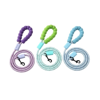 Najlonski povodac za pse s pjenastom ručkom