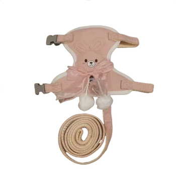 Reguliuojamos kačių pavadėlis vestos stiliaus su 3D kaspinu ir pūkuota kamuoliuku detales, poliesteris, su traukiamu mechanizmu