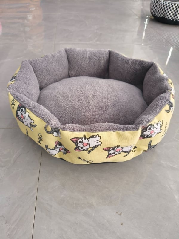 Augintinių lizdas – apvalus šiltas guolys šunims iš megztos medžiagos; prekė Delicious, kilmė Zhejiang (Medžiaga: megztas audinys; Kategorija: augintinių lizdas; Skirta: šunims; Kilmė: Zhejiang)