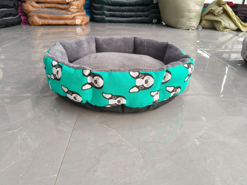 Augintinių lizdas – apvalus šiltas guolys šunims iš megztos medžiagos; prekė Delicious, kilmė Zhejiang (Medžiaga: megztas audinys; Kategorija: augintinių lizdas; Skirta: šunims; Kilmė: Zhejiang)