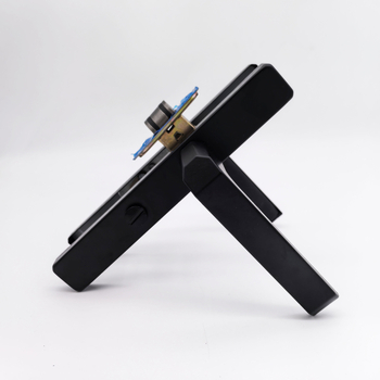 Dzelzs vannasistabas durvju atslēga ar rokturi, modelis 25, šaura mala, pilnīgi uzklāta, mūsdienīgs minimālisms