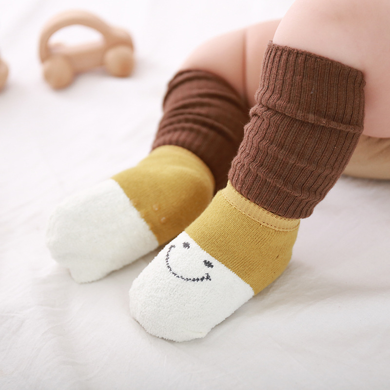 Dječje čarape za jesen-zimu s karikaturnim osmijehom, fleece podstava, terry materijal, ručno šiven vrh prsta, protuklizna potplat, kratke čamarske čarape