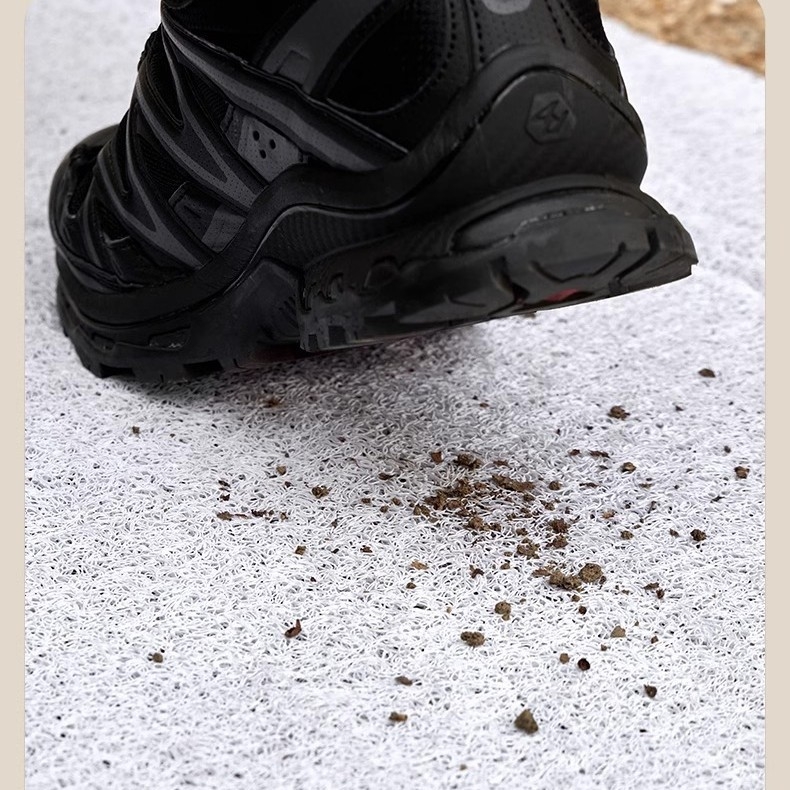 Įėjimo grindų kilimėlis – purvo atsparus, neslystantis, dėvėjimo atsparus; PVC medžiaga, spauda, šilko apskritimas; pritaikomas; skirtas įėjimo erdvei; šviesus prabangus stilius