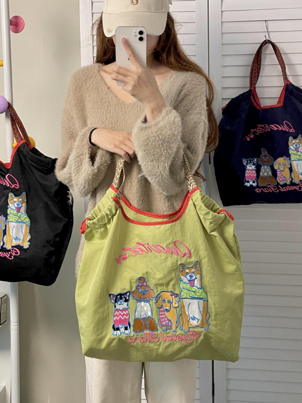 Női nylon táska Shiba Inu hímzéssel, ovális alak, szalag zárás, belső patch zseb