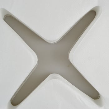 Pagalvės rankšluostis – neaustas audinys, kvėpuojantis, vidutinio storio, universali paskirtis