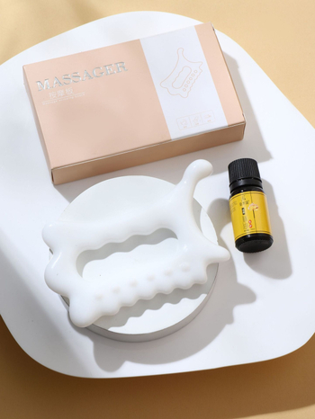 Gua sha tábla arckezelésre és testmasszázshoz, természetes gyanta anyag, márka Meihan, súly 48 g