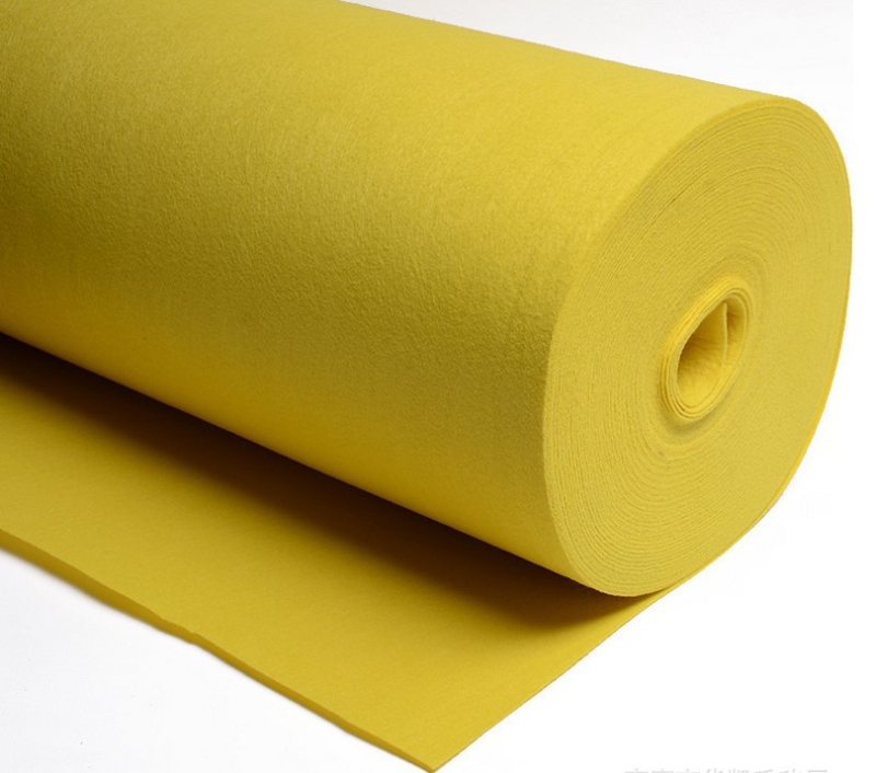 Nestorštuotas filco audinys drabužių pamušalui — 100% poliesteris, plotis 91 cm, 170 g/m², kardavimas