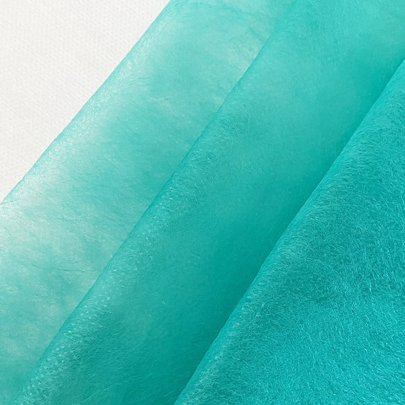 Netkano pokrivalo za tlo za nagibe, prozračno i otporno na prašinu, spunbond tkanina, GSM po želji