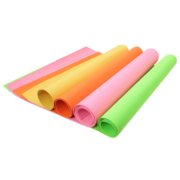 Poliesterio filco neausta audinys, 150 g/m², kardintas, namų tekstilėms