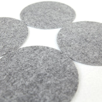 Ugniai atspari neausta medžiaga, poliesterio pagrindu, 200 g/m², kardavimas, namų tekstilėms