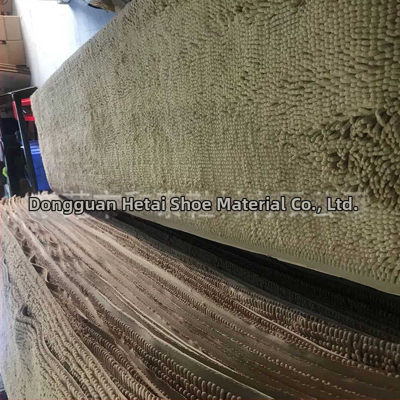 Adīta paklāja audums medicīniskām, sanitārām un mājas tekstilizstrādājumiem — Materiāls: adīta audums; Aliases: paklāja audums; Zīmols: Thailand